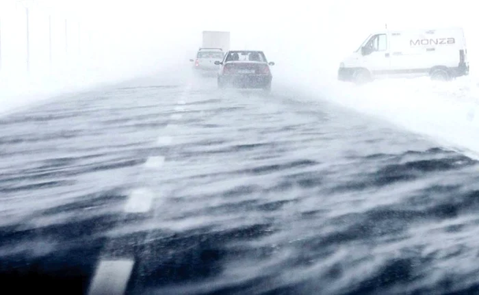 
    Pe Autostrada Soarelui nu s-a mai  putut circula la un moment dat din cauza viscoluluiFotografii: Inquam  
