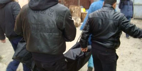 Bărbatul a murit azi-noapte, cel mai probabil intoxicat cu monoxid de carbon