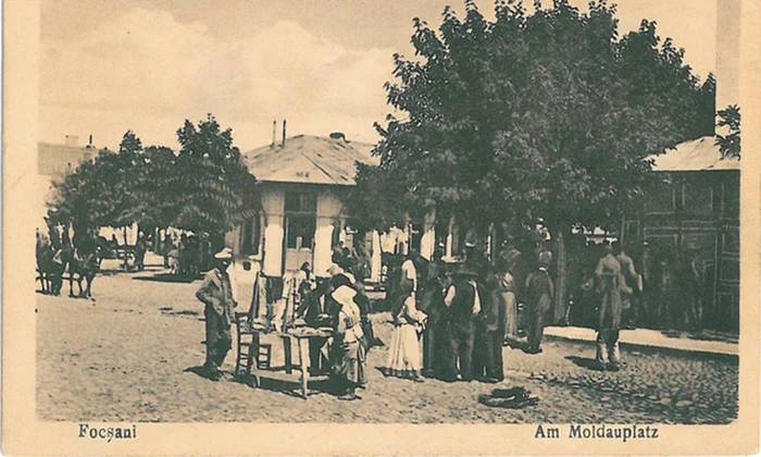 Focșani. Piața Moldovenească, în timpul Primului Război Mondial (© iMAGO Romaniae)