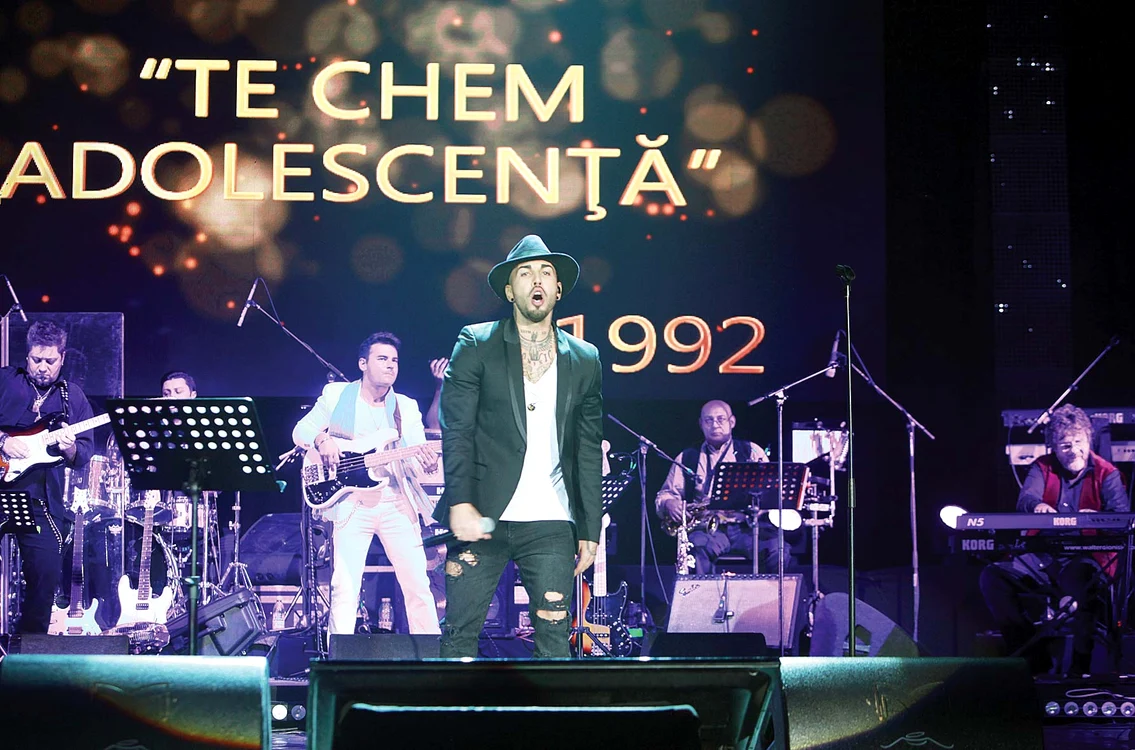 Alex Velea a făcut show pe scenă