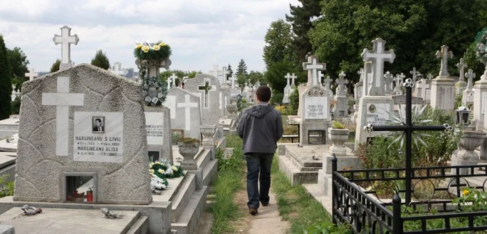 Cimitirul "Eternitatea" din Iaşi FOTO Adevărul