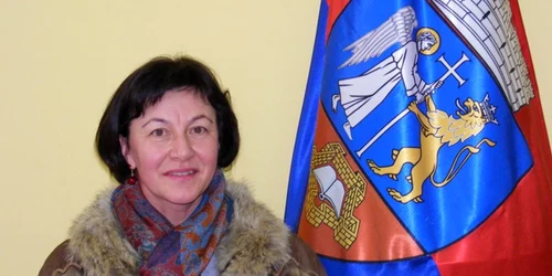 Fundaţiilor orădene vor primi câte un cec din partea reprezentantului Nato Wives Bazaar