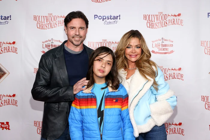 Denise Richards și Aaron Phypers, alături de fiica lor, Eloise
