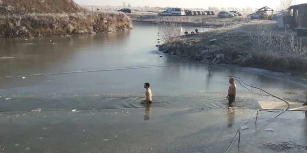Baie la copcă FOTO Ş.Both