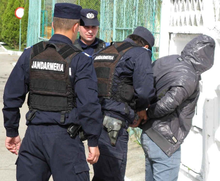 Prinşi de poliţiştii tulceni (foto arhivă)