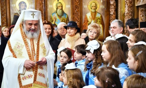 Patriarhul daniel copii biserica ortodoxie foto basilica
