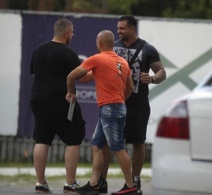 Alex Bodi a atras toate privirile într-o benzinăriefoto: Mihai Ionescu