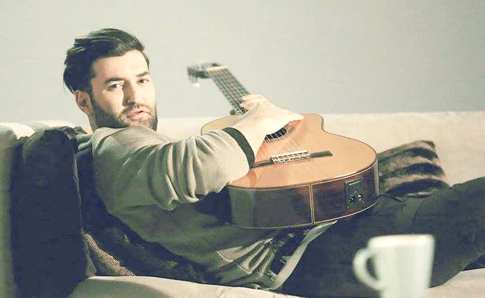 
    Artistul vrea să devină milionar în „Like”-uri  