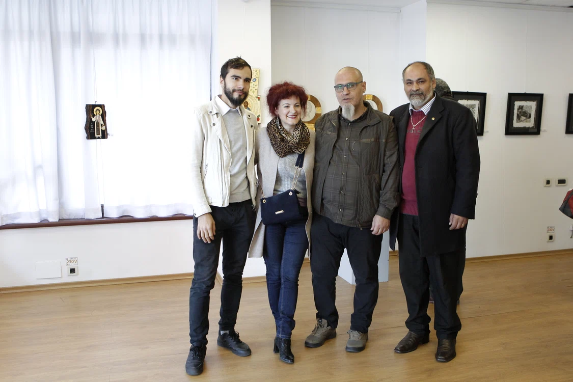 
    Bogdan Ciobanu, dr. Irina Sava, preşedinte AFAPRR, Sorin Vintzeanu şi Alexandru-Antioh Sibiceanu (Manu)foto: Eduard Enea  