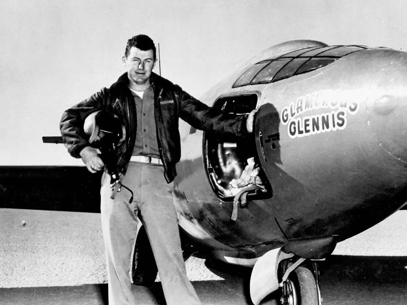 14 octombrie:  Ziua când pilotul Chuck Yeager a spart bariera sunetului și a intrat în istoria aviației