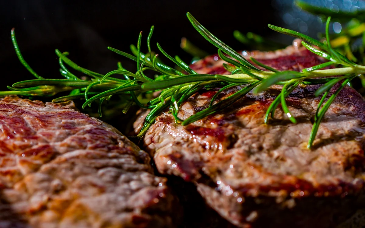 Kaufland oferă carne de porc exclusiv din România / foto: Pixabay