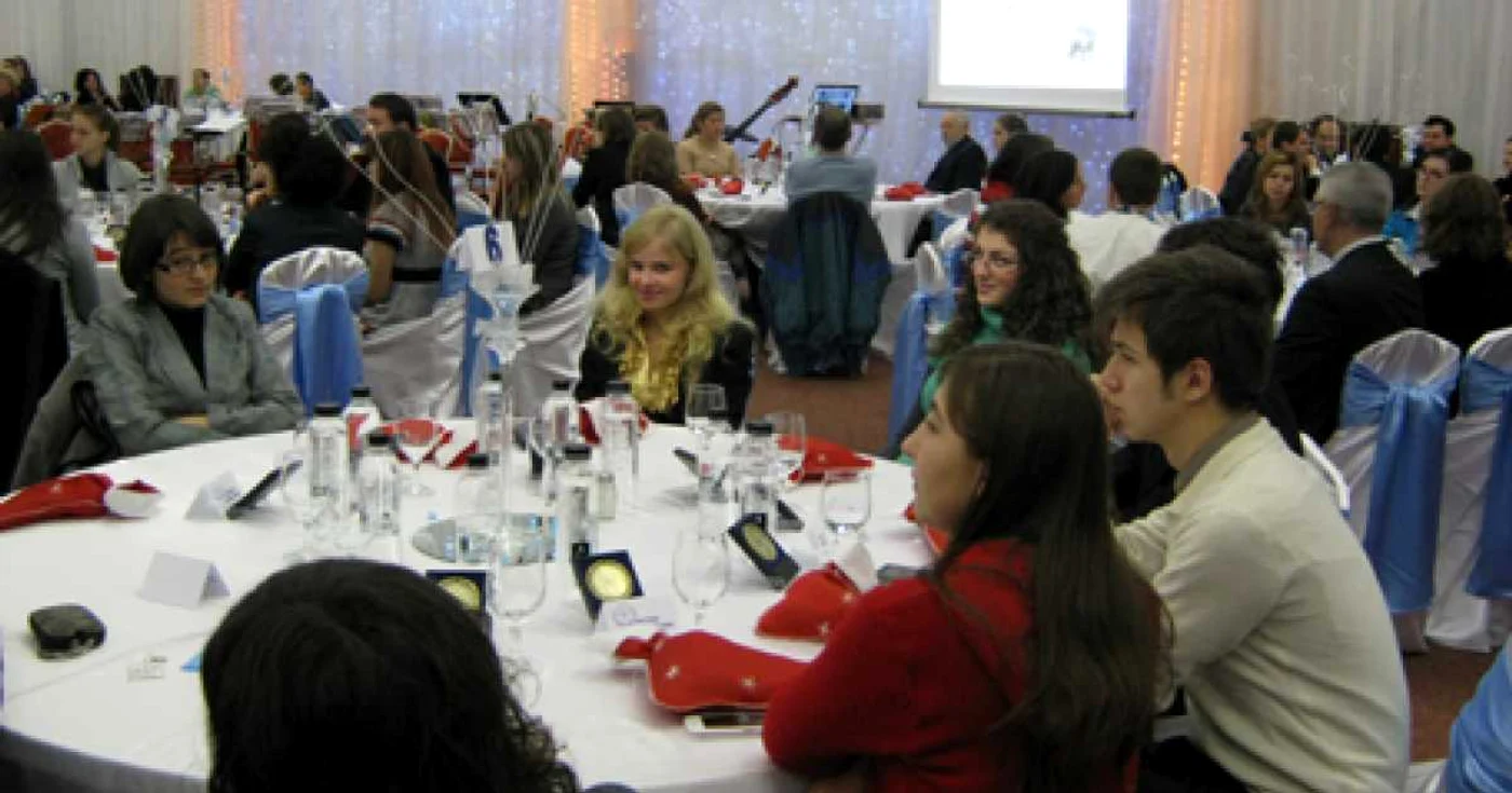 Programul este organizat pe trei secţiuni. Foto arhivă
