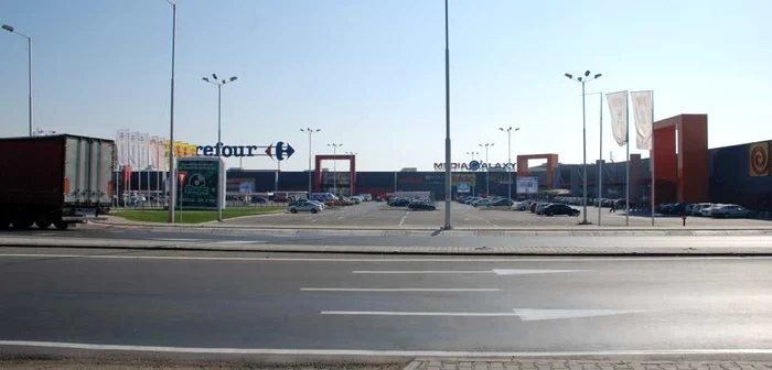 Carrefour e deschis până la ora 18.00 