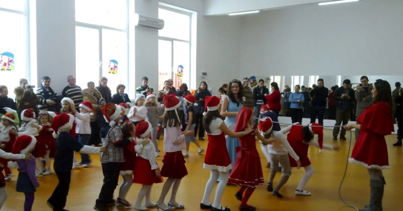 Spectacolul va începe la ora 18.00