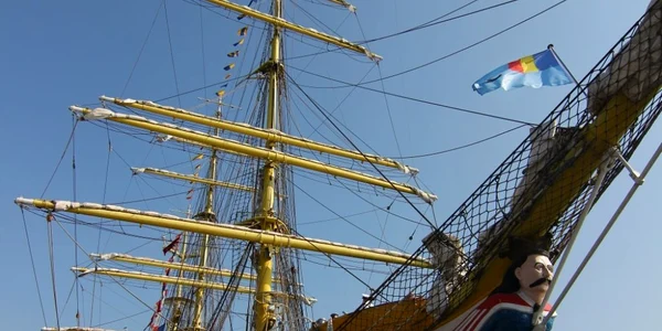 Bricul Mircea ancorat în portul Constanţa participă la Regata Marilor Veliere în Constanţa România FOTO Inquam Photos / George Vilia 