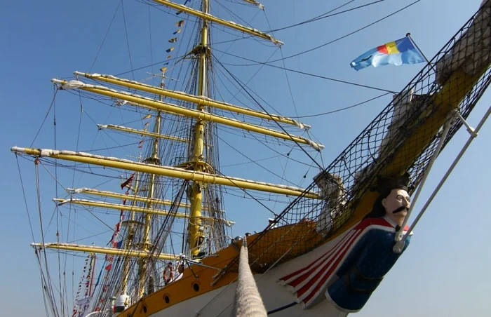 Bricul Mircea ancorat în portul Constanţa participă la Regata Marilor Veliere în Constanţa România FOTO Inquam Photos / George Vilia