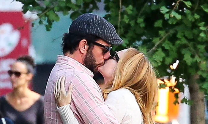 Exclusive Heather Graham & Yaniv Raz Pack On The PDA In NYC jpeg