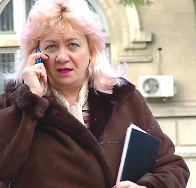 
    Profesoara Carmen  Miulescu nu a dorit  să comenteze  acuzaţiile aduseFOTO: SOFIA PREJBEANU  
