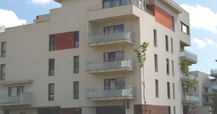 Mai puţini români vor să-şi ia case în acest an