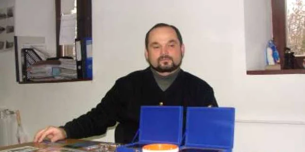  Lory Buliga, directorul Centrului „Constantin Brâncuşi“, face parte din juriul concursului