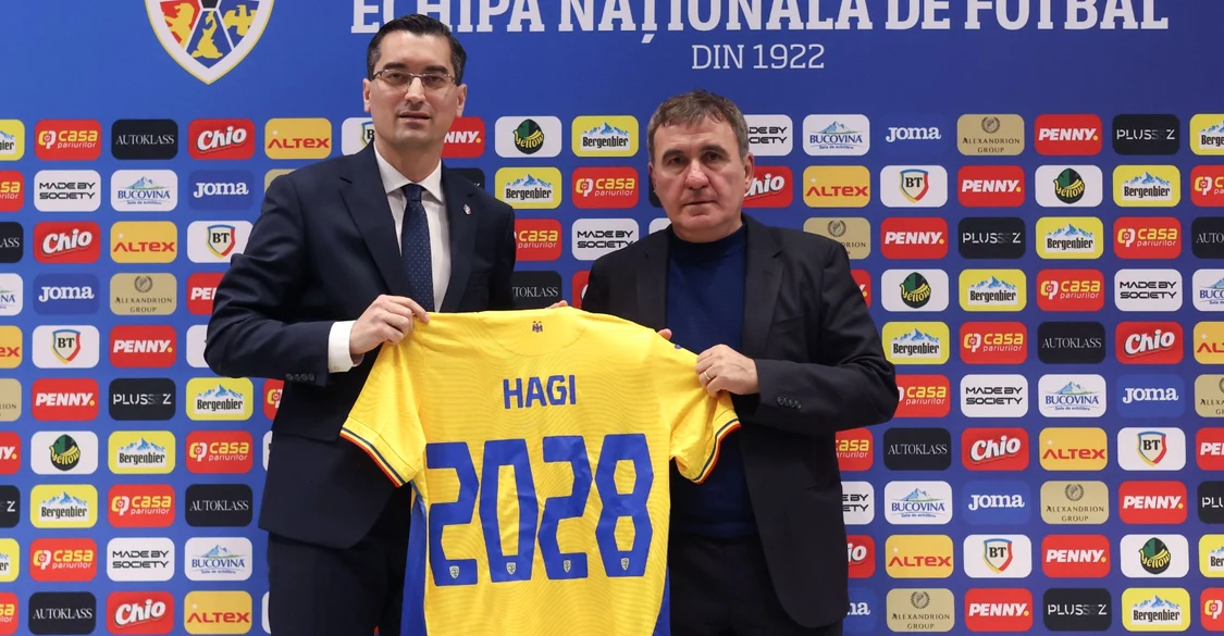 Conferință de presă în care este prezentat Gică Hagi ca fiind noul selecționer al echipei naționale 
