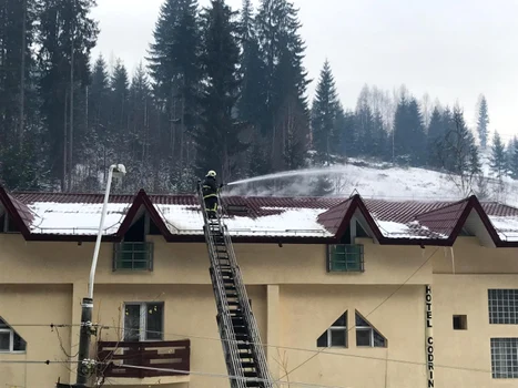 incendiu hotel Vatra Dornei