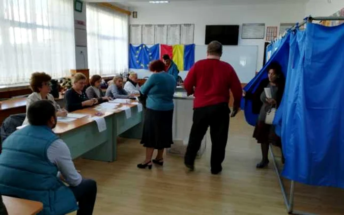 În satul din Apuseni s-au prezentat la vot toţi alegătorii