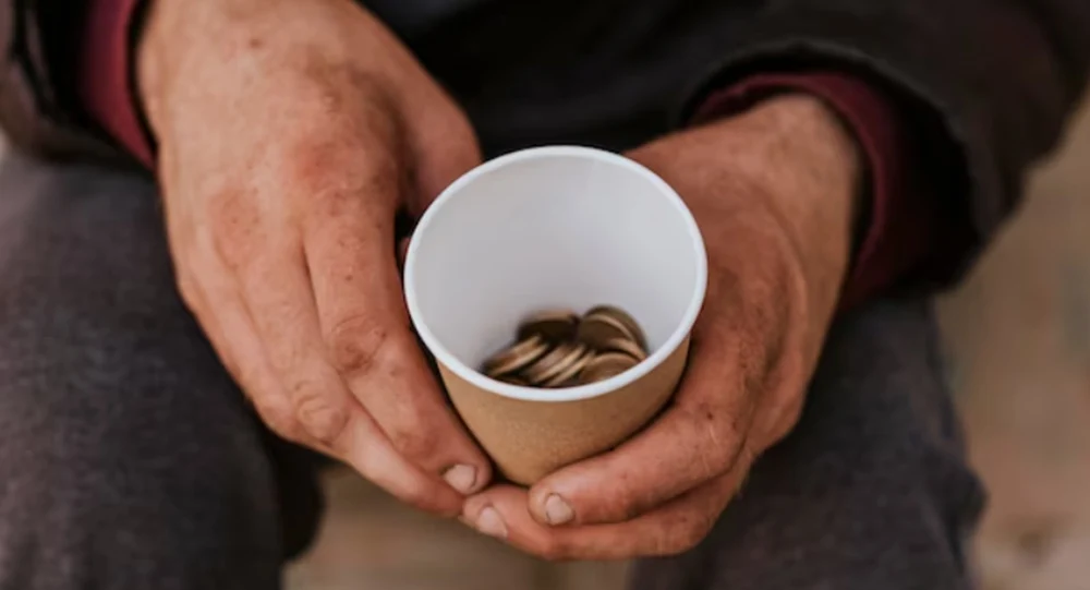 Cerșetorul cu vilă și șofer. Povestea unui milionar cu lepră care apela la mila trecătorilor