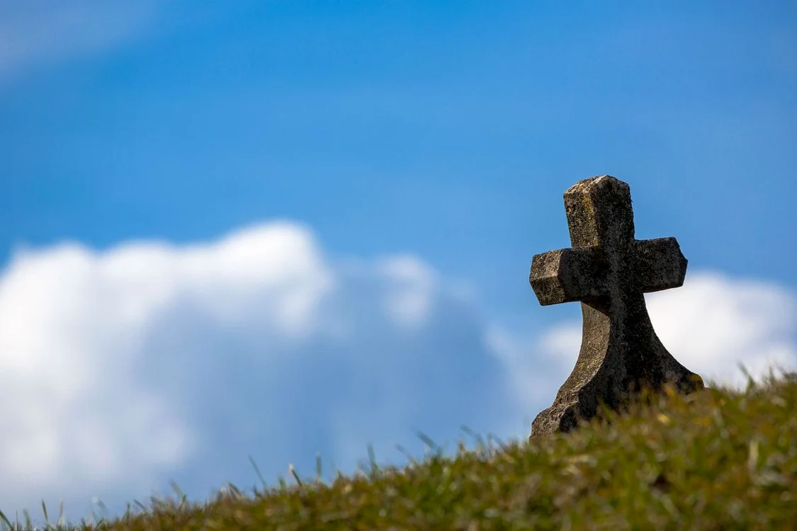 Mai multe sate se confruntă cu lipsa locurilor de veci FOTO Pixabay