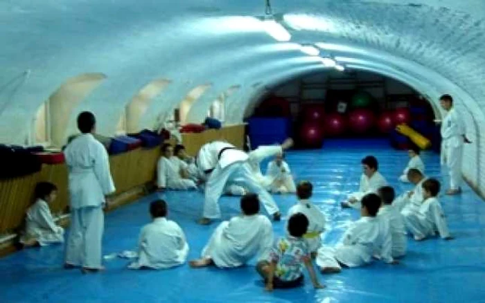 Oradea: PONTUL ZILEI/Inițiere în judo pentru copii