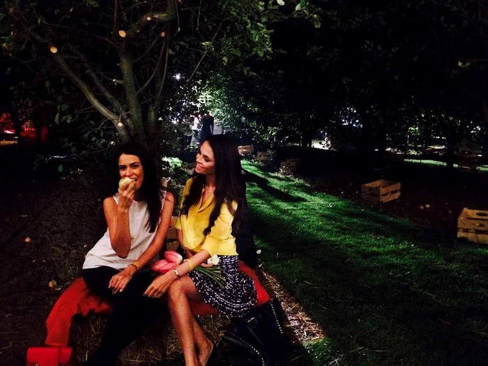 
    Dianei Bart îi plac merele foarte multfoto: Click!  