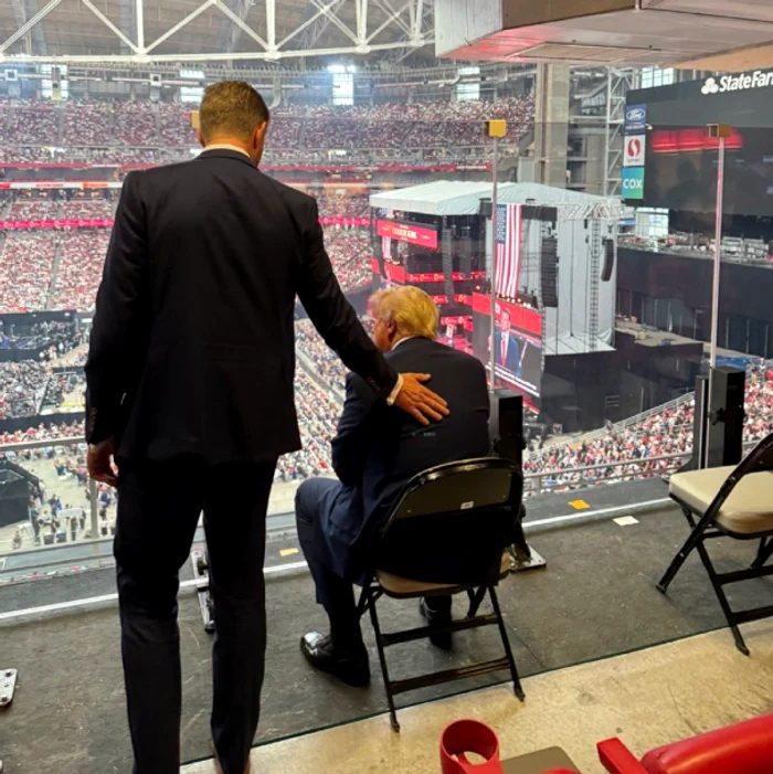 Donald Trump la stadion pentru funeraliile lui Charlie Kirk FOTO X