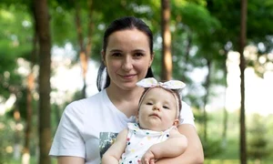 Mama Alexei speră ca fiica ei să primească o șansă la o viață normală jpeg