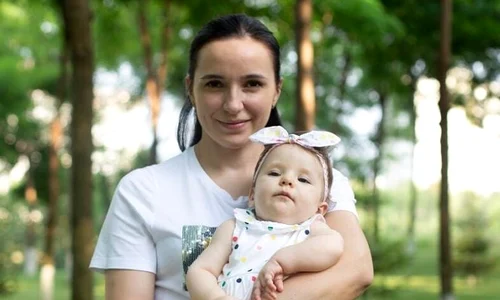 Mama Alexei speră ca fiica ei să primească o șansă la o viață normală jpeg