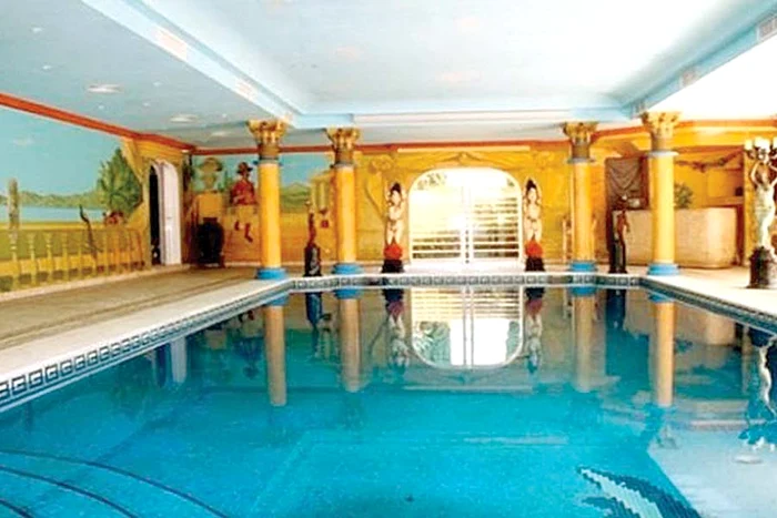 Aici a trăit afaceristul  împreună cu cele 9 amante