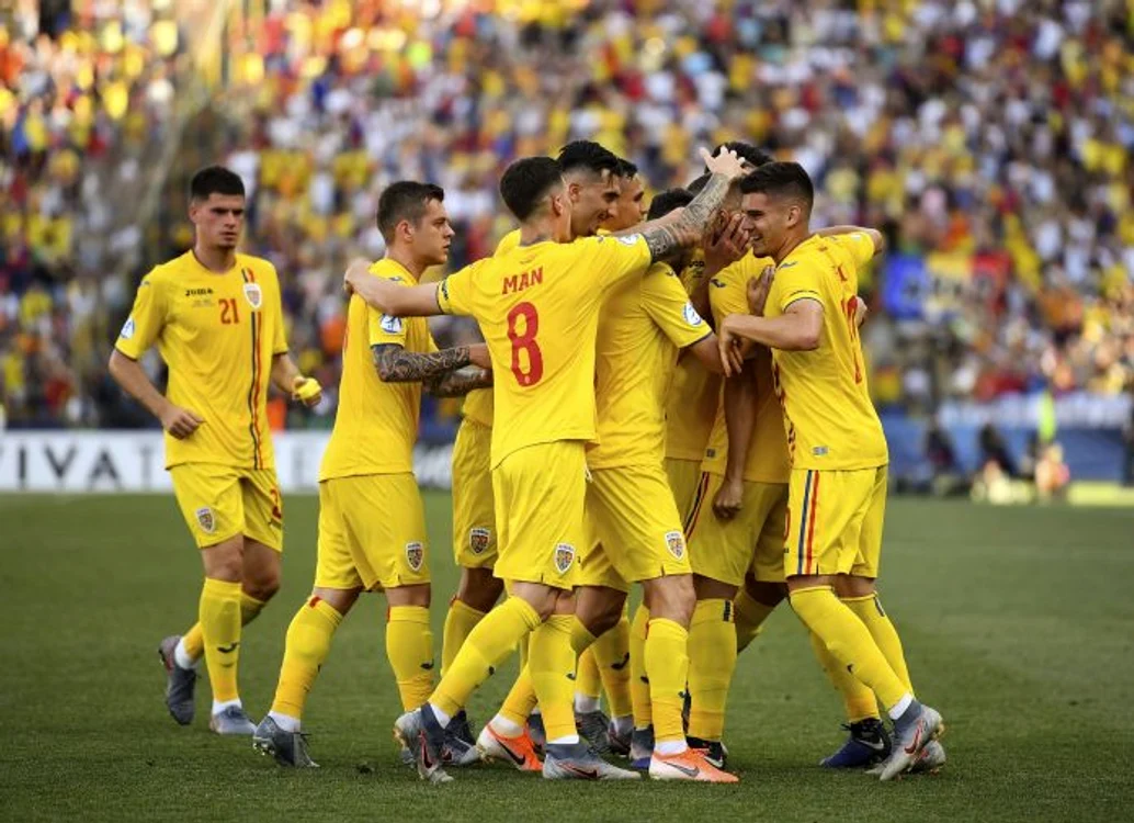 
    Dennis Man şi Băluţă sunt doi dintre jucătorii de la Euro 2019 care vor juca împotriva Ucrainei  