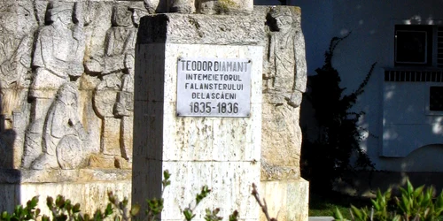 Teodor Diamant statue Boldesti (1) jpg