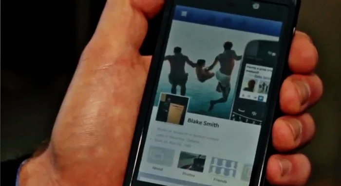 Aplicaţia Facebook pentru Blackberry calcă pe urmele celei pentru Android sau iOS.