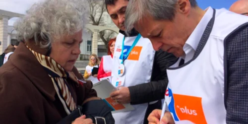 Dacian Cioloş la Constanţa - Cazino - USR PLUS Foto S.I.