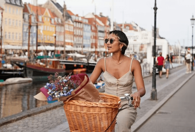 Orașul din Europa care i-a redat pasiunea pentru viață unei americance: „Merg pe jos sau cu bicicleta ori de câte ori pot”