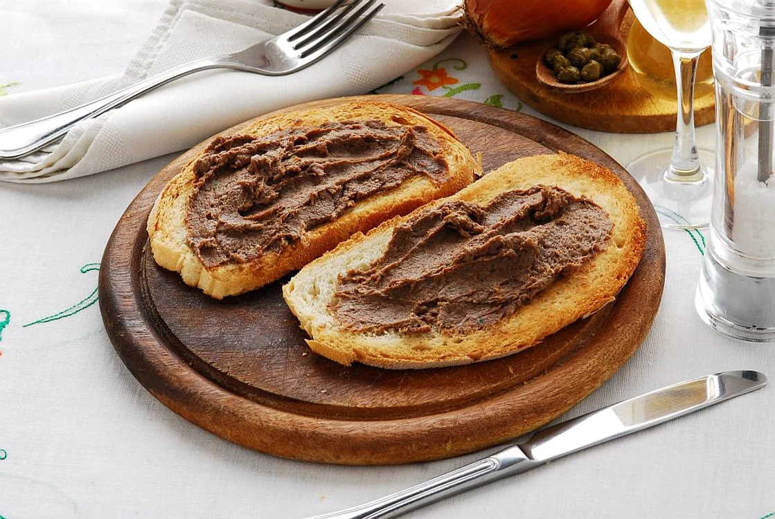 tartine cu pate de ficat jpeg
