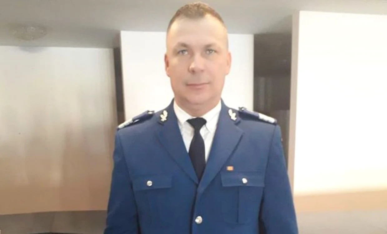 Jandarmul a găsit un portofel cu bani şi nu s-a gânditi nicio clipă să-l păstreze FOTO Facebook/Jandarmeria Călăraşi