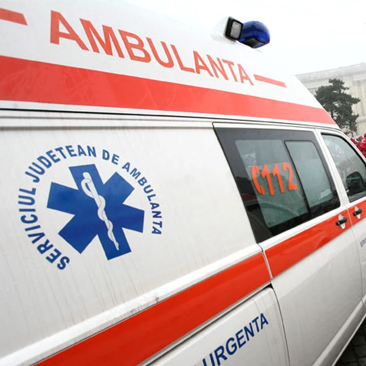 Bebeluşul a fost transportat de urgenţă la spital