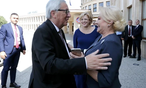 Viorica Dăncilă, fericită că s a întâlnit în sfârșit cu Jean Claude Juncker jpeg