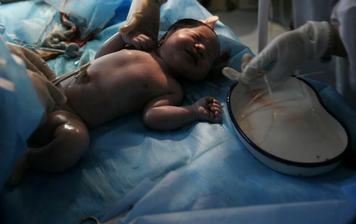 Bebelușul s-a născut după 12 ani după ce a fost conceput în mod artificialFoto GettyImages