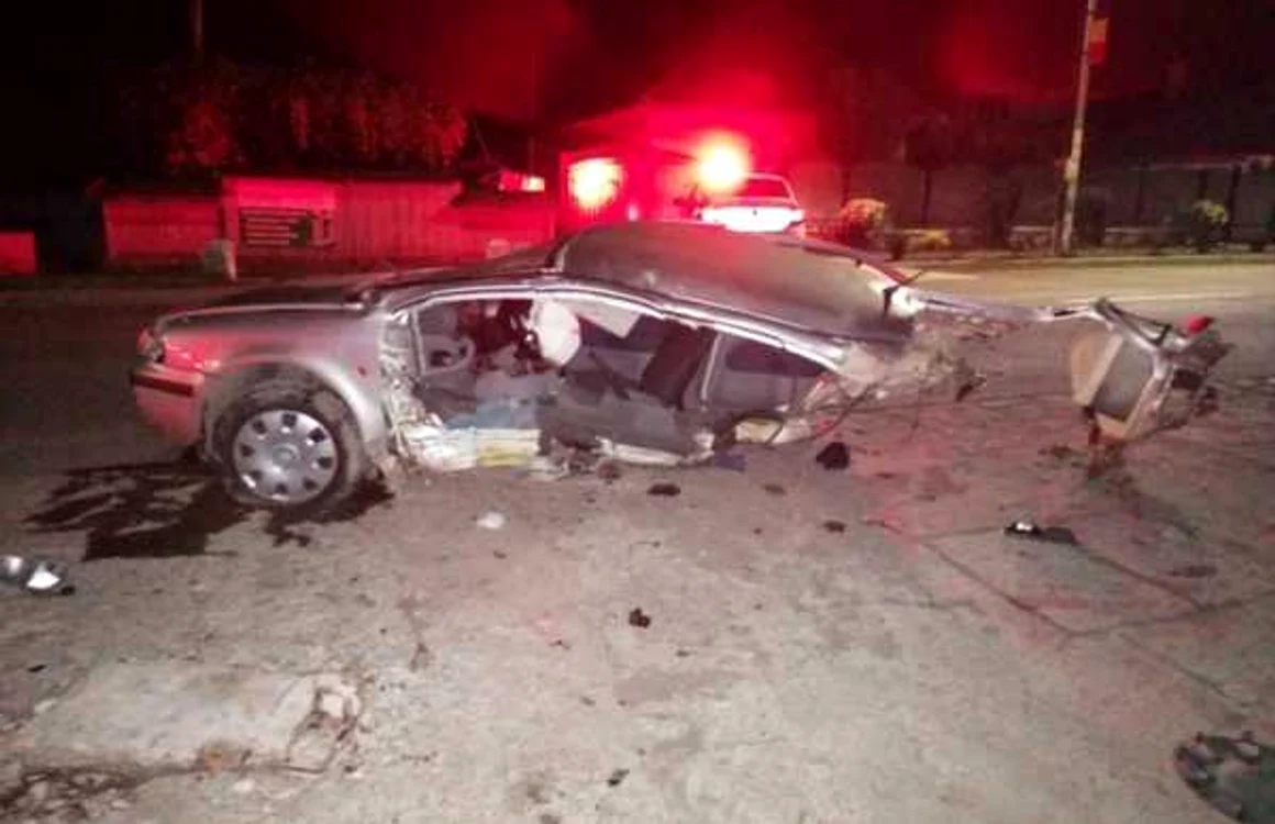 Impactul cu un cap de pod a fost fatal conducătorului auto. FOTO stirineamt.ro