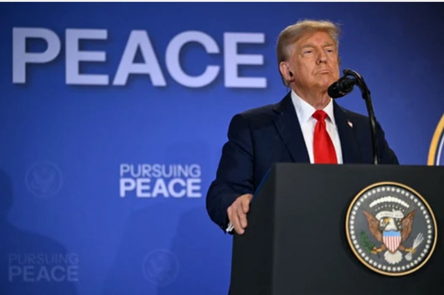 Trump anunță că SUA au lovit a doua navă cu droguri din Venezuela. Trei persoane au fost ucise