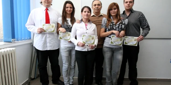 Alexandru, Alexandra, Oana, profesorul Stănculete, Marilena şi Dragoş