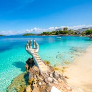 Plaja Ksamil din Albania FOTO Shutterstock 
