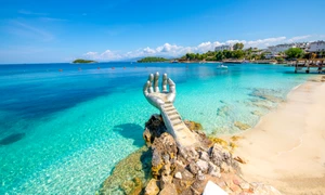 Plaja Ksamil din Albania FOTO Shutterstock 